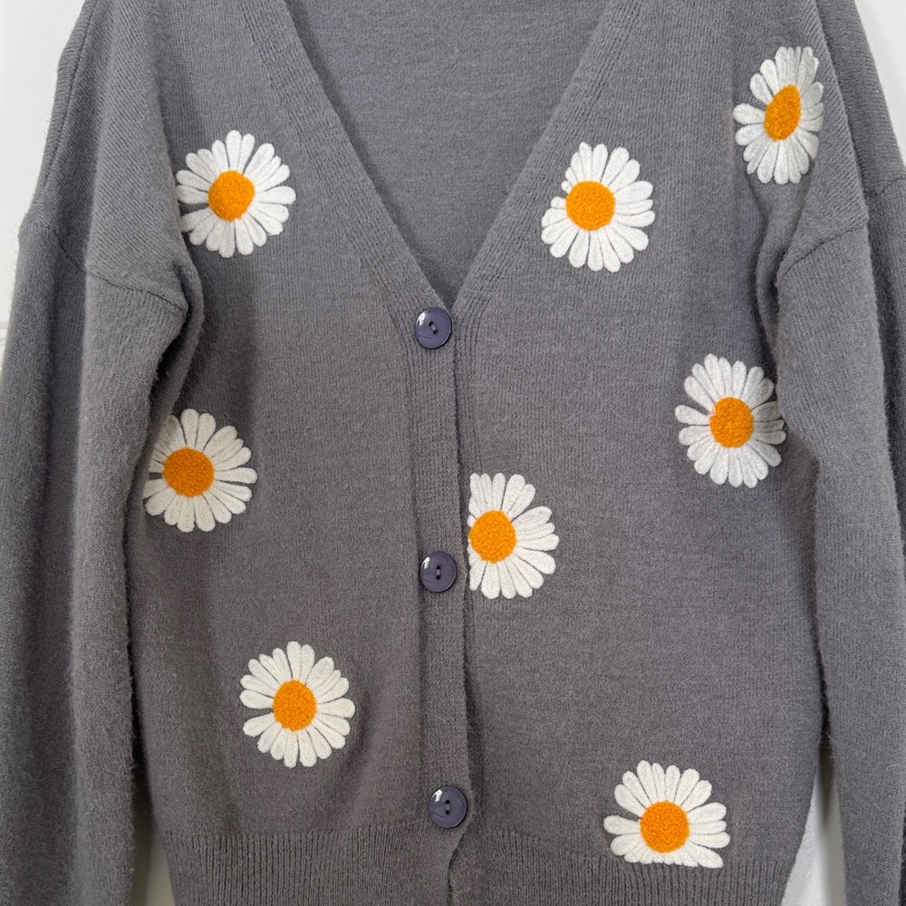 Floral Gray Cardigan Sweater with Daisies - Picture 7 of 10